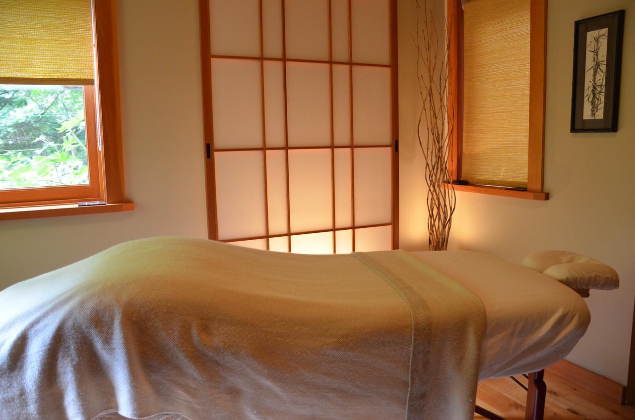 Roberts Creek Shades Of Jade Inn & Spa מראה חיצוני תמונה