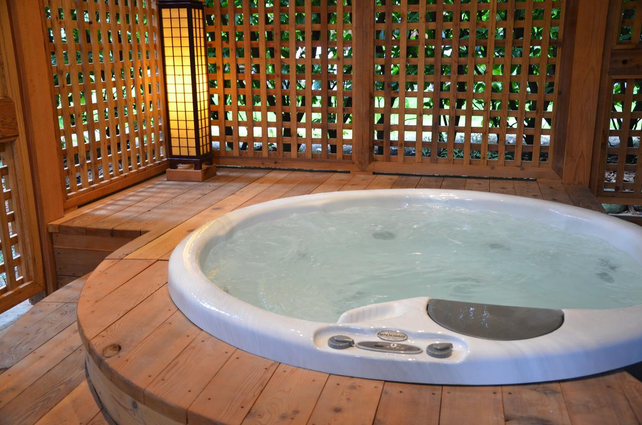 Roberts Creek Shades Of Jade Inn & Spa מראה חיצוני תמונה